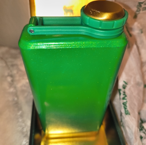 Stanley Shamrock Green Flask with Box Limited Edition - Picture 8 of 10